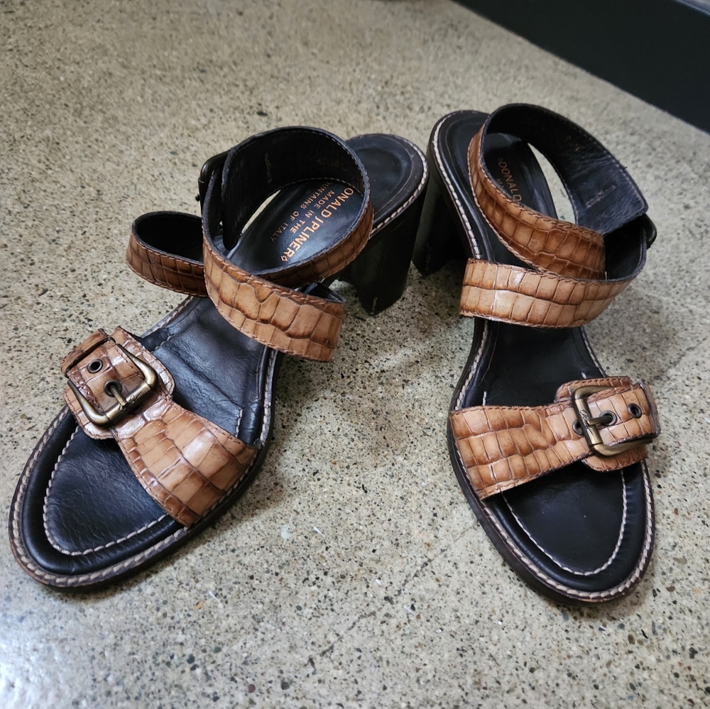 Donald J Pliner strappy leather sandals